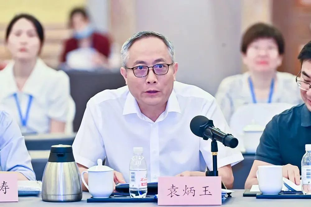 中國招標(biāo)投標(biāo)協(xié)會招標(biāo)代理機(jī)構(gòu)專業(yè)委員會換屆會議暨第三屆第一次工作會議在京成功召開